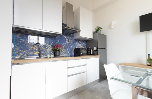 Esquilino Apartment | Peace Window Roma