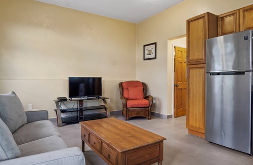 Rosendal Cottage | Peaceful 1-bedroom cottage, Minutes from Magen's Bay!