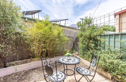 Dickson Apartment | Peaceful 1BR Courtyard Unit in quiet Dickson