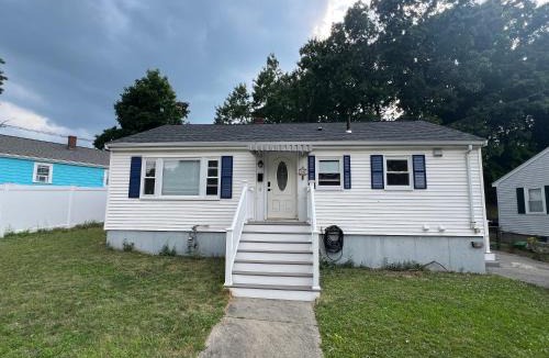 West Street - River Street House | Peaceful 1BR easy commute, urban suburban mix feel in Boston