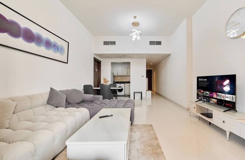 Dubai Sports City Apartment | Peaceful 1BR with Balcony | Elite Residence Dubai