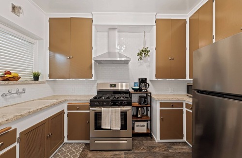 Glenwood Apartment | Peaceful 1st Floor Apt. with Soaking Bathtub