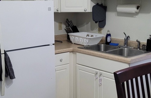 Morris Cottage | Peaceful 2-bed single-family home centrally located on the east side of Morris.