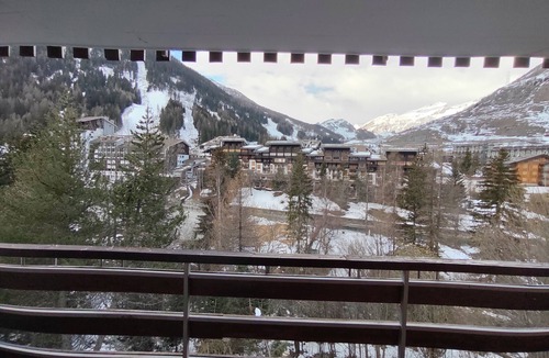 La Thuile Apartment | Peaceful 2-bedroom apartment 5 minute walk from the ski slopes and town center