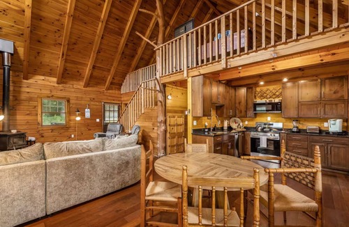 McArthur Cabin | Peaceful 2-Bedroom Cabin near Lake Hope State Park in the Hocking Hills Region