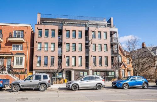 Downtown Toronto Hotel | Peaceful 2BR Basement Suite Near Downtown Toronto - The Roland