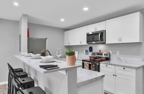 West Arlington Apartment | Peaceful 2BR Hideaway Close to Dining and Events
