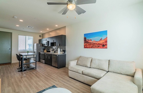 Glendale Apartment | Peaceful 2BR2BA,Pool, Gym & Laundry Inside