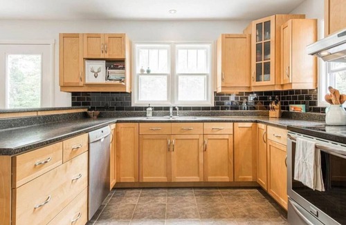 Bedford House | Peaceful 3-bdrm Getaway with beautiful property