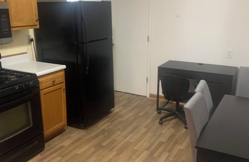 Parkdale Apartment | Peaceful 3-bedroom apartment with AC in Cincinnati