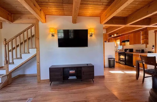 Black Hawk Cabin | Peaceful 3 bedroom cabin near Nederland with breathtaking views