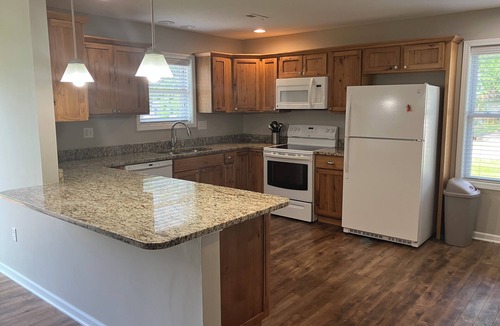 Hamilton House | Peaceful 3 bedroom handicapped accessible house with AC in charming Hamilton.