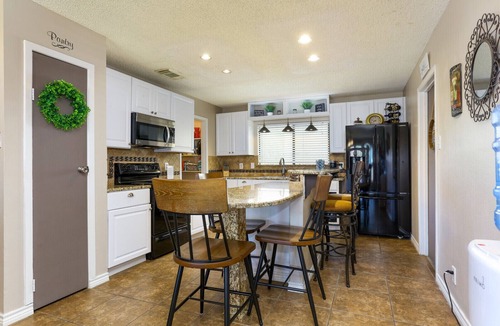 Heritage House | Peaceful 3bd 2 bath home near Sea World & BMT Approved Area