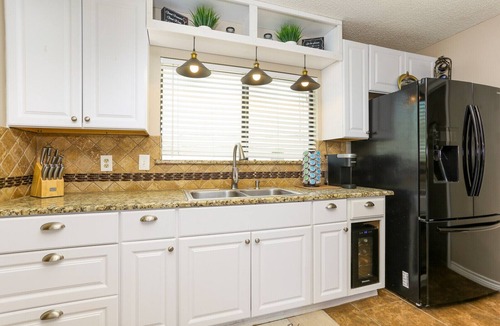Heritage House | Peaceful 3bd 2 bath home near Sea World & BMT Approved Area