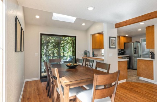 North Bend House | Peaceful 3BR Retreat by the Falls