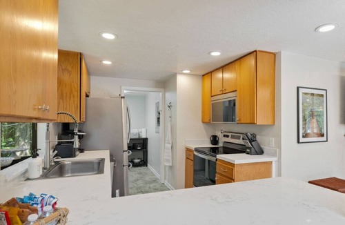 North Bend House | Peaceful 3BR Retreat by the Falls