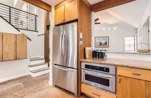 Newlands House | Peaceful 4 BDR Retreat in Boulder