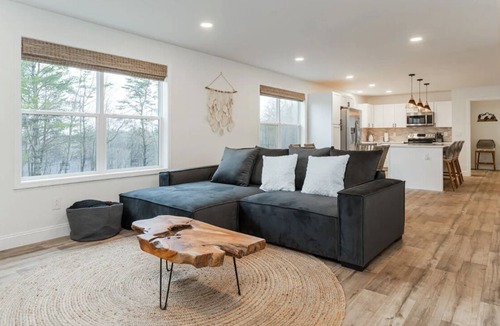 Alexander House | Peaceful 5 BR Home w/Stunning Views & Game Room!