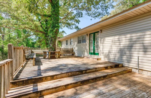 Jackson House | Peaceful Alabama Vacation Rental w/Large Deck