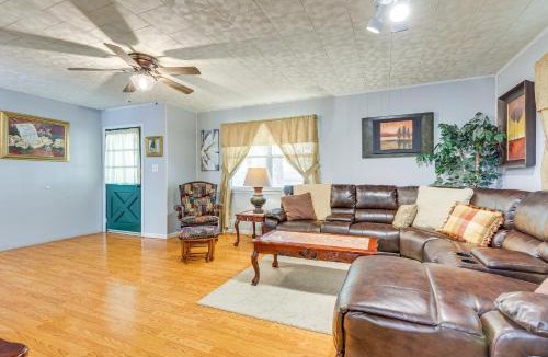 Jackson House | Peaceful Alabama Vacation Rental w/Large Deck