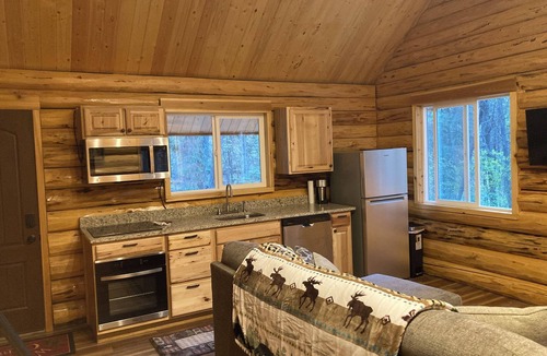 Kalispell Cabin | Peaceful Amish Log Cabin at Ashley Lake