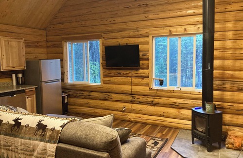 Kalispell Cabin | Peaceful Amish Log Cabin at Ashley Lake