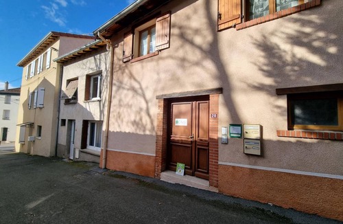 Bellegarde-en-Forez Apartment | Peaceful and practical apartment - 4 guests