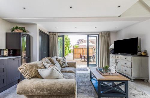 Funtington House | Peaceful And Beautiful Barn In Downland Village - Pass the Keys