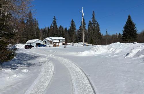Irondale House | Peaceful and Heavenly Private Water Front Cottage on 100 Acres of Scenic Beauty- Trent Lakes