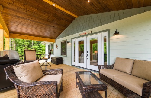 Spruce Pine Cottage | Peaceful and luxurious living with spectacular views
