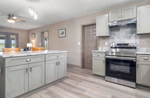 Summerfield House | Peaceful and Private Lake Weir Home