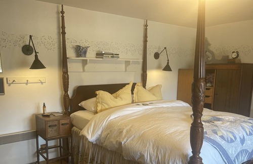 Emigrant Bed & Breakfast | Peaceful and Private 900sq/ft private suite next to the Yellowstone River