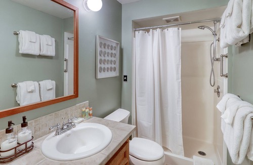 Southeast Eugene Apartment | Peaceful and Secluded Suite w/Free WiFi & Great Garden Space to Enjoy!