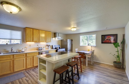 Eureka House | Peaceful Arcata Getaway - Walk to the Beach!