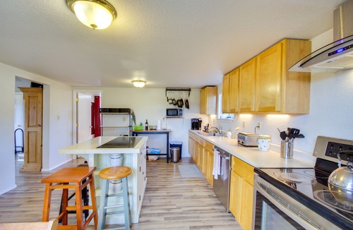 Eureka House | Peaceful Arcata Getaway - Walk to the Beach!