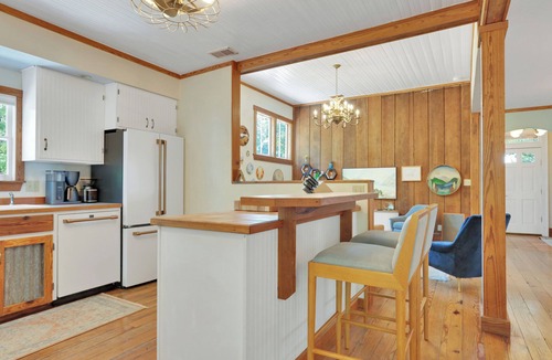 Central East Austin House | Peaceful Austin Cottage with Private Yard. Centrally Located