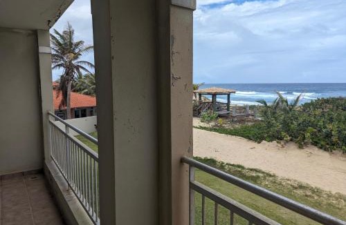 Bajura Apartment | Peaceful Beachfront Two Bedroom Apartment