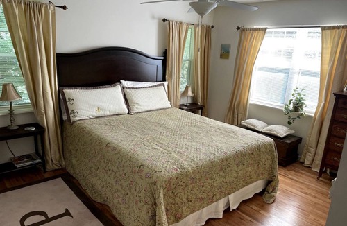 Elkhorn House | Peaceful Bed and Breakfast Accommodation for Two near Whitewater, Wisconsin