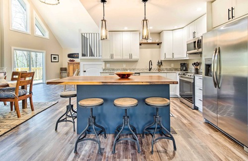 Brevard Cabin | Peaceful Brevard Mountain Cabin: Hike, Golf & Swim