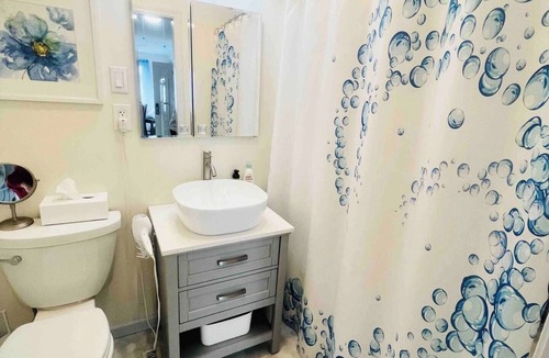 Westbrook Center Cottage | Peaceful & bright oceanfront cottage in beautiful Westbrook near West Beach!
