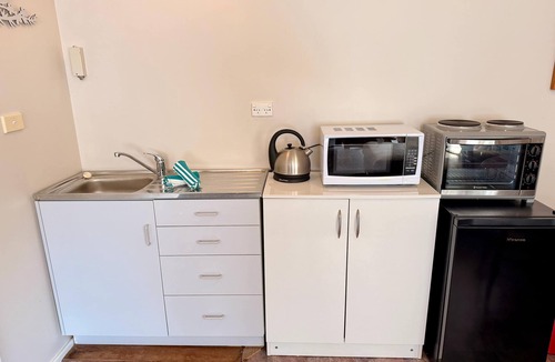 Onekaka Apartment | Peaceful Bush Studio – Golden Bay
