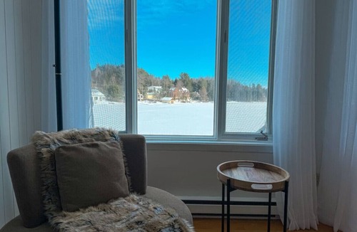 St-Adolphe-d'Howard House | Peaceful escape on the shores of Lac St-Joseph