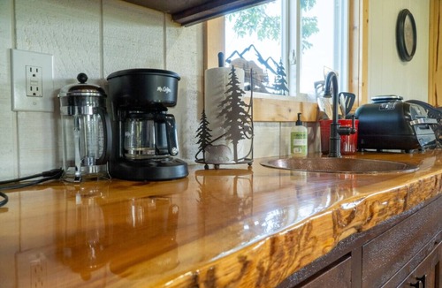 Walnut Shade Cabin | Peaceful Cabin-Breathtaking Views near Branson, MO