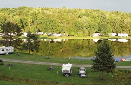 Endicott House | Peaceful Cabin Escape! Free Parking, Water Sports Activities!