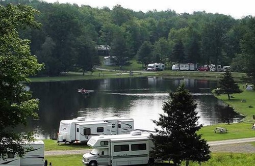 Endicott House | Peaceful Cabin Escape! Free Parking, Water Sports Activities!