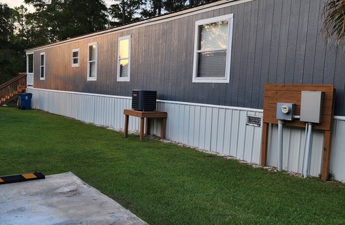 Elberta House | Peaceful Cabin on the Water fishing boat 3br 2 ba fishing from the back porch