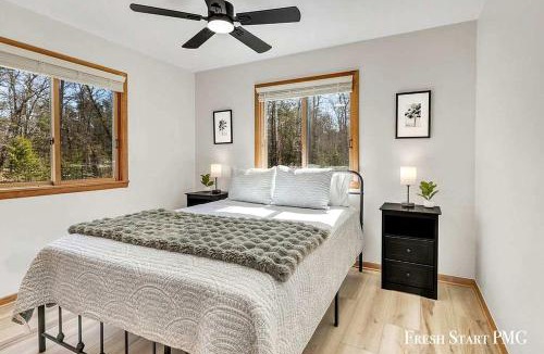 Wellston House | Peaceful Cabin with Direct Snowmobile & ORV Trail Access Near Caberfae Peaks in Wellston, Michigan