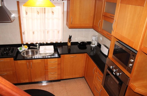 Lombo do Doutor House | Peaceful Calheta Getaway with Sea & Mountain Views - Orchid House