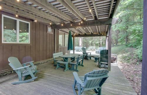 Carrollton House | Peaceful Carrollton Retreat w/Deck & Fire Pit!