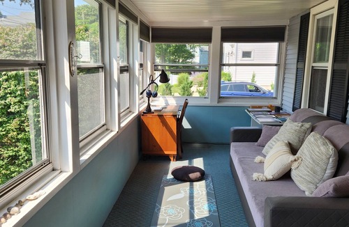 Greenport West Cottage | Peaceful, clean cottage, 10 min walk to town. Monthly rates. Fenced backyard